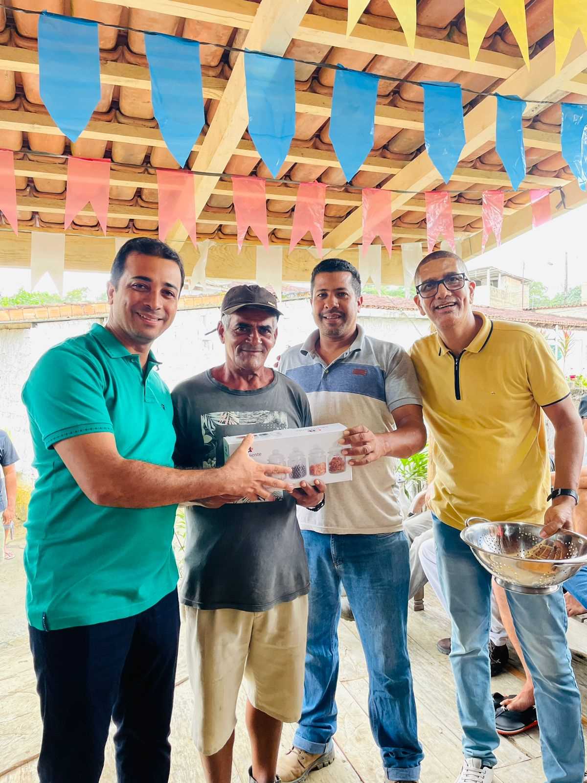 Camacã: Respeito e admiração; Prefeitura comemora o Dia do Gari com café da manhã